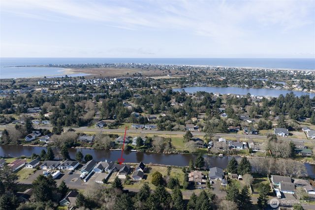 673 Island Circle SE, Ocean Shores, WA 98569