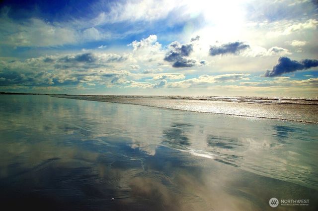 673 Island Circle SE, Ocean Shores, WA 98569