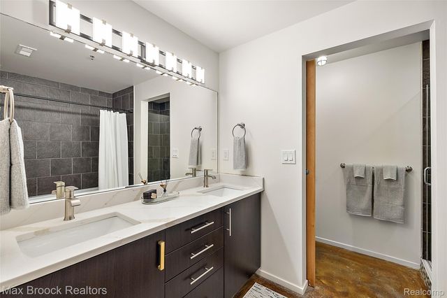 333 E PARENT Avenue 41, Royal Oak, MI 48067