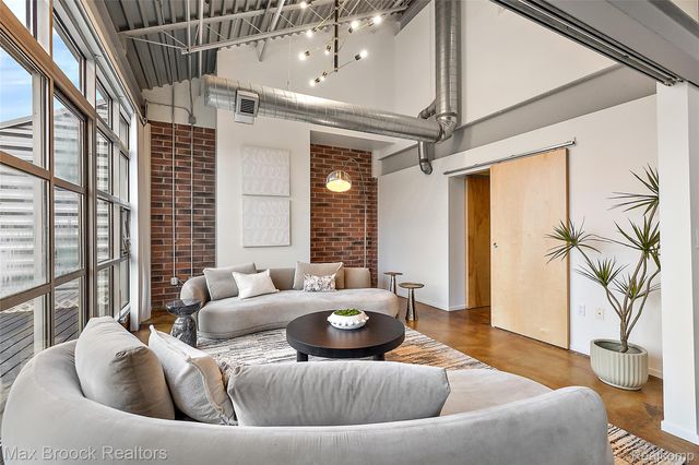 333 E PARENT Avenue 41, Royal Oak, MI 48067