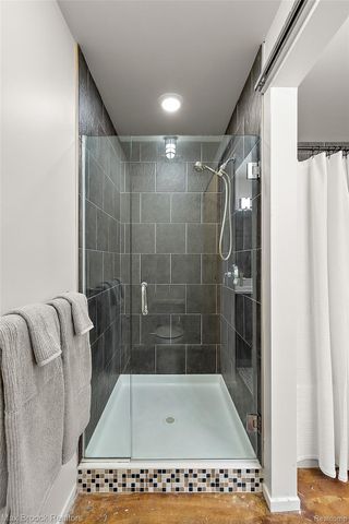 333 E PARENT Avenue 41, Royal Oak, MI 48067