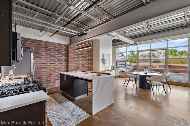 333 E PARENT Avenue 41, Royal Oak, MI 48067