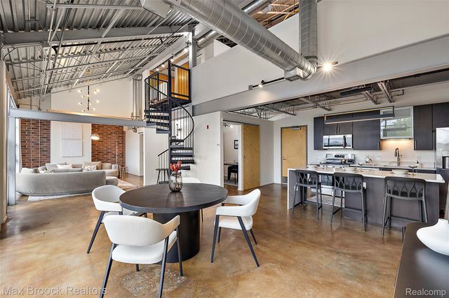 333 E PARENT Avenue 41, Royal Oak, MI 48067