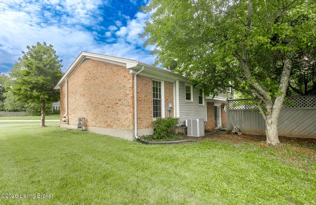 9611 Millstone Dr, Louisville, KY 40023
