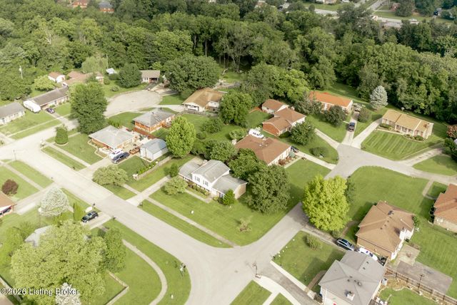 9611 Millstone Dr, Louisville, KY 40023