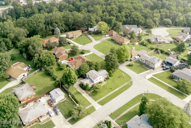 9611 Millstone Dr, Louisville, KY 40023