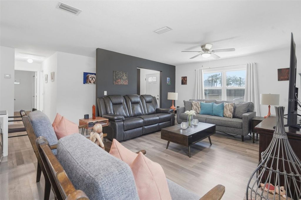 Image 3 of property listing at 3415 CHERRY LANE, Orlando, FL 32808