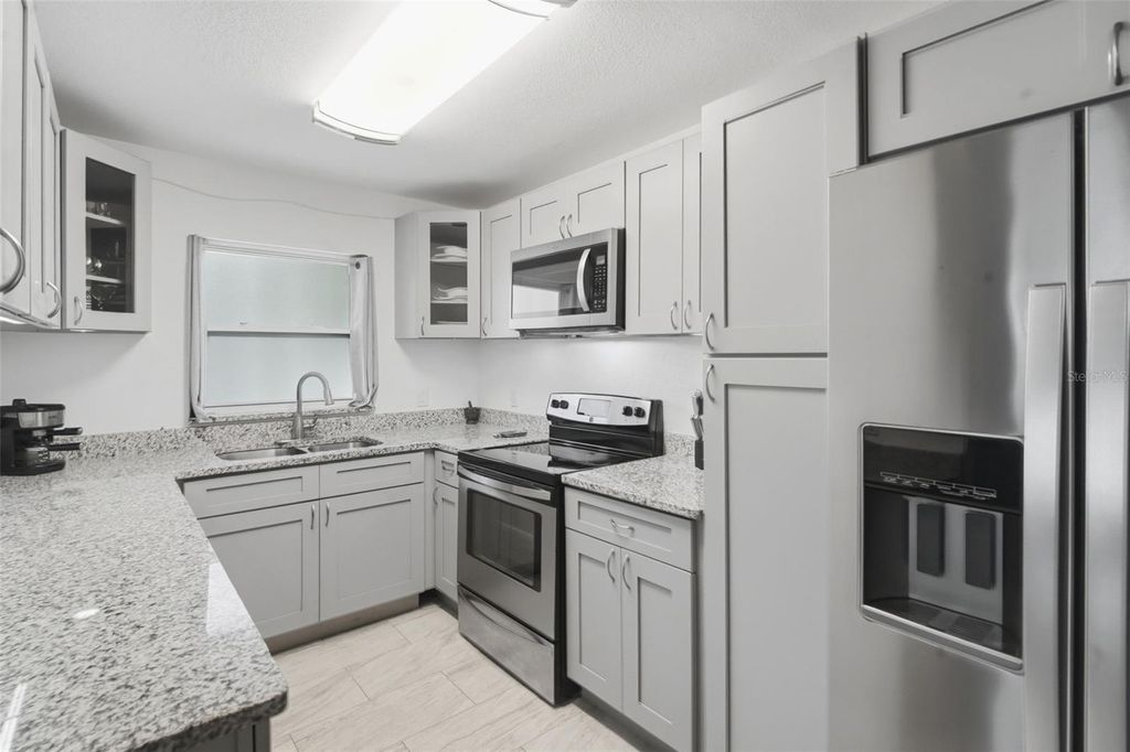 Image 9 of property listing at 3415 CHERRY LANE, Orlando, FL 32808