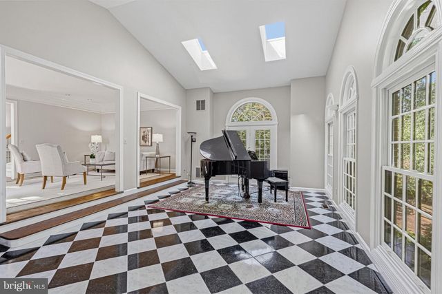 1236 TOTTENHAM CT, Reston, VA 20194