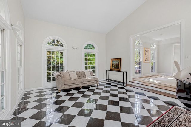 1236 TOTTENHAM CT, Reston, VA 20194