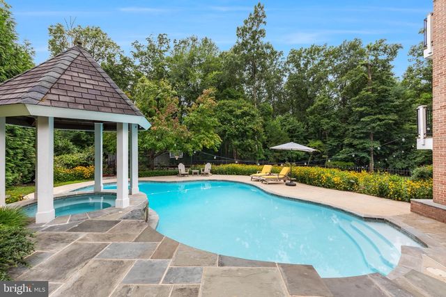 1236 TOTTENHAM CT, Reston, VA 20194