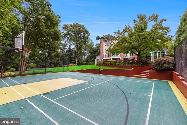 1236 TOTTENHAM CT, Reston, VA 20194