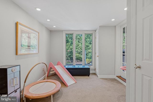1236 TOTTENHAM CT, Reston, VA 20194