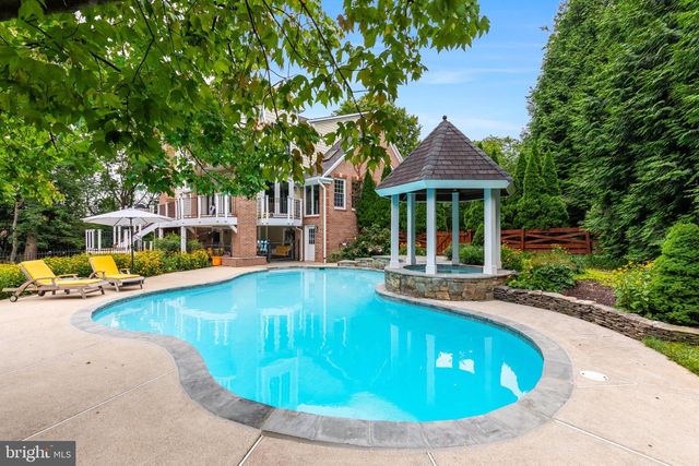 1236 TOTTENHAM CT, Reston, VA 20194