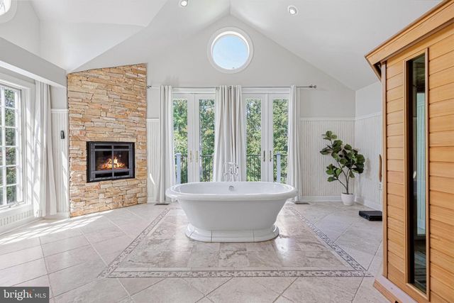 1236 TOTTENHAM CT, Reston, VA 20194