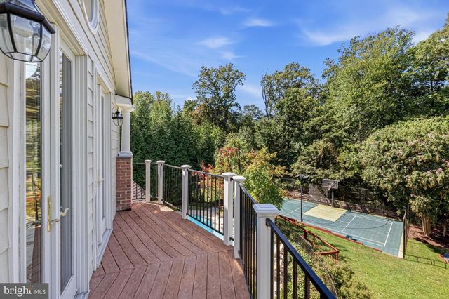 1236 TOTTENHAM CT, Reston, VA 20194