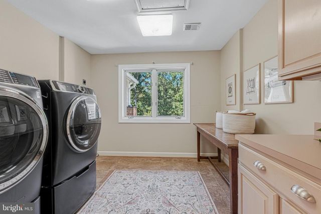 1236 TOTTENHAM CT, Reston, VA 20194