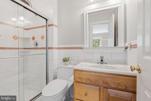 1236 TOTTENHAM CT, Reston, VA 20194
