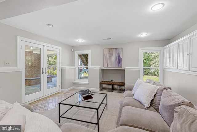 1236 TOTTENHAM CT, Reston, VA 20194