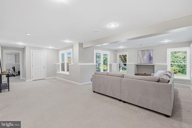 1236 TOTTENHAM CT, Reston, VA 20194