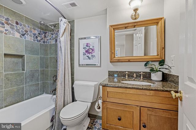 1236 TOTTENHAM CT, Reston, VA 20194