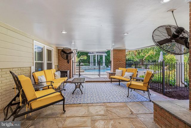1236 TOTTENHAM CT, Reston, VA 20194