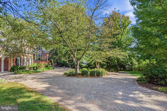 1236 TOTTENHAM CT, Reston, VA 20194