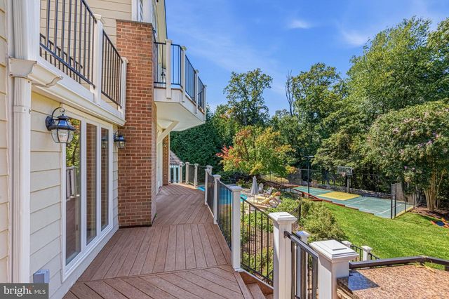 1236 TOTTENHAM CT, Reston, VA 20194
