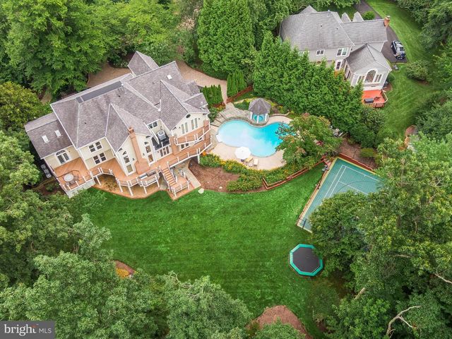1236 TOTTENHAM CT, Reston, VA 20194