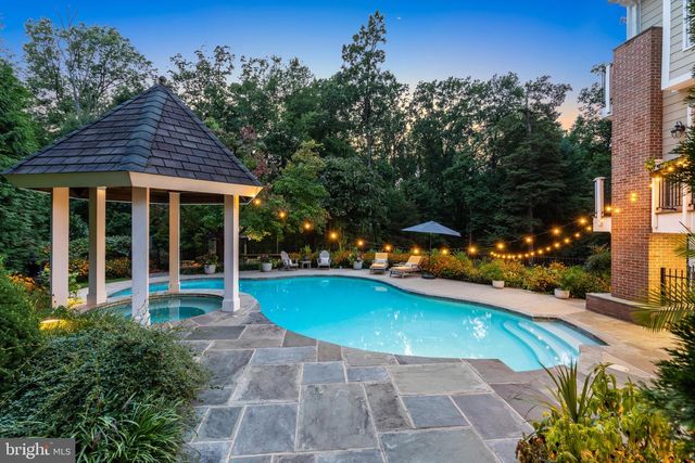1236 TOTTENHAM CT, Reston, VA 20194