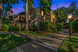 2229 Woodside Ln #8, Sacramento, CA 95825