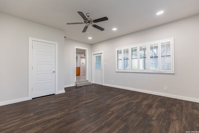 4722 NEWCOME DR, San Antonio, TX 78229