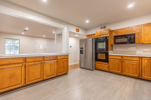 4722 NEWCOME DR, San Antonio, TX 78229