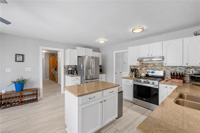 1316 Oregon XING, Chesapeake, VA 23322