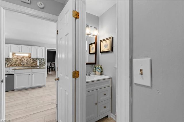 1316 Oregon XING, Chesapeake, VA 23322