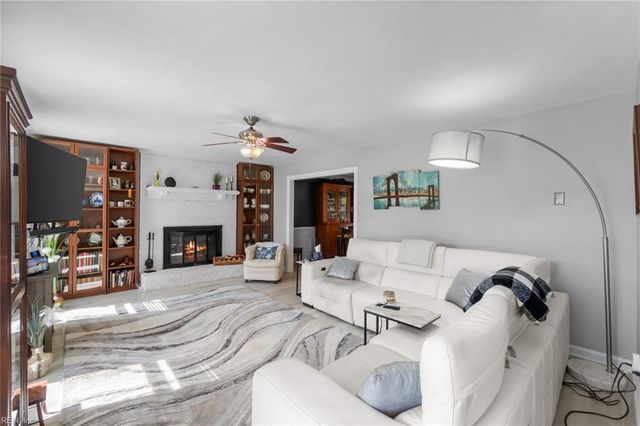 1316 Oregon XING, Chesapeake, VA 23322