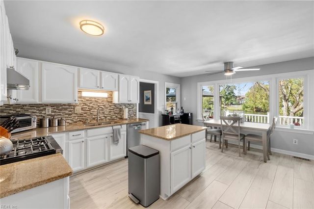 1316 Oregon XING, Chesapeake, VA 23322