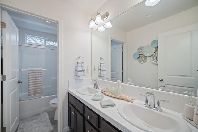 855 Wishon Avenue W, Madera, CA 93636