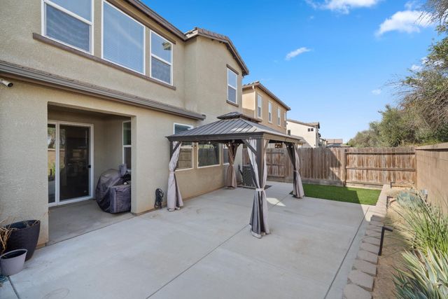 855 Wishon Avenue W, Madera, CA 93636