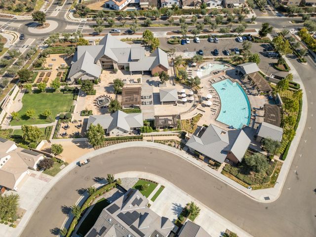 855 Wishon Avenue W, Madera, CA 93636