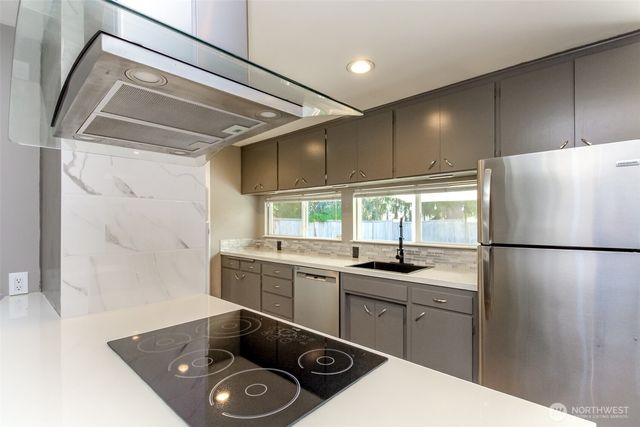 32206 27th Avenue SW, Federal Way, WA 98023