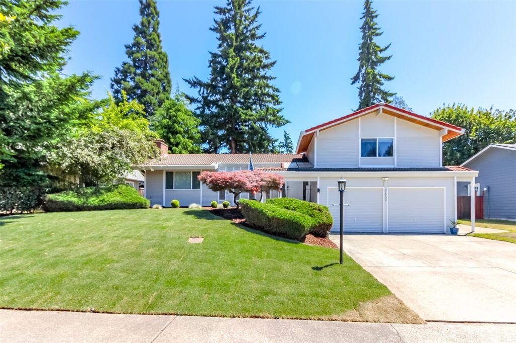 32206 27th Avenue SW, Federal Way, WA 98023