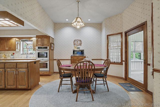 33591 Oak Park Drive, Wagoner, OK 74467