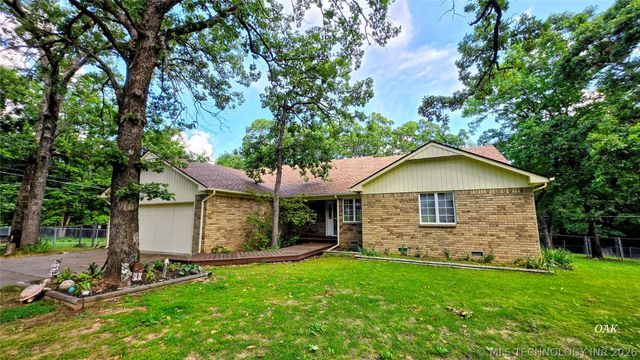 33591 Oak Park Drive, Wagoner, OK 74467