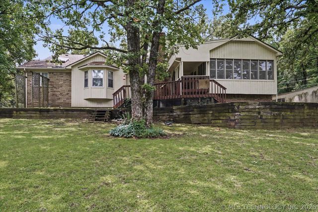 33591 Oak Park Drive, Wagoner, OK 74467