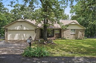 33591 Oak Park Drive, Wagoner, OK 74467
