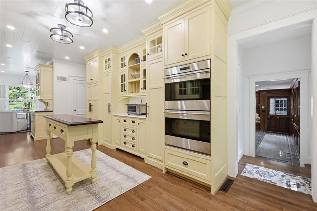 1217 W 58th Street, Kansas City, MO 64113