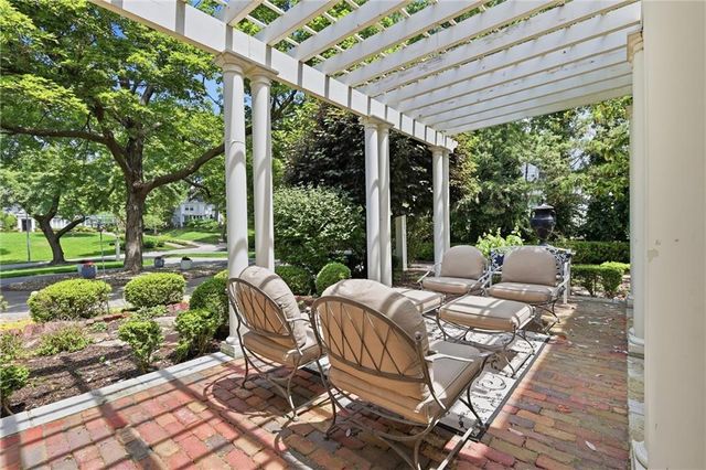 1217 W 58th Street, Kansas City, MO 64113
