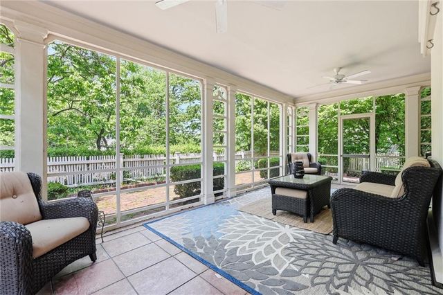 1217 W 58th Street, Kansas City, MO 64113