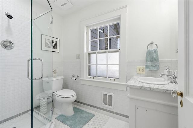 1217 W 58th Street, Kansas City, MO 64113